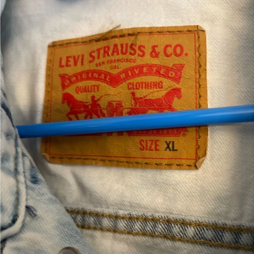 Levi’s Vintage Fit Trucker Jacket XL Light Wash Denim Jean Jacket